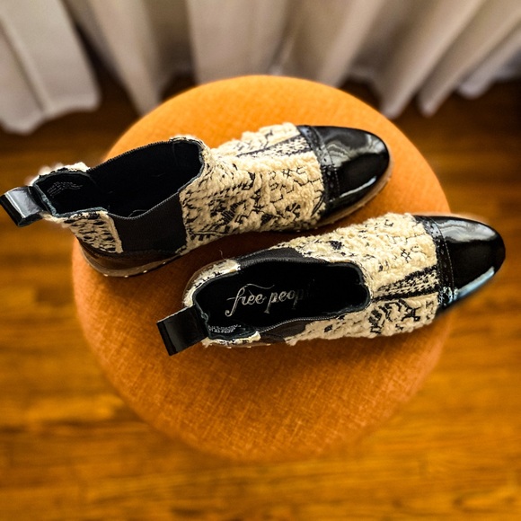 Free People Chelsea Boot - Picture 4 of 4